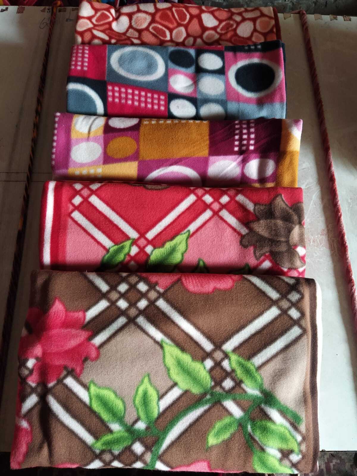 Polar Fleece Blanket - Soft Microfiber Material, Generous Queen Size, Vibrant Royal Blue Color - Luxurious Warmth And Lightweight Comfort