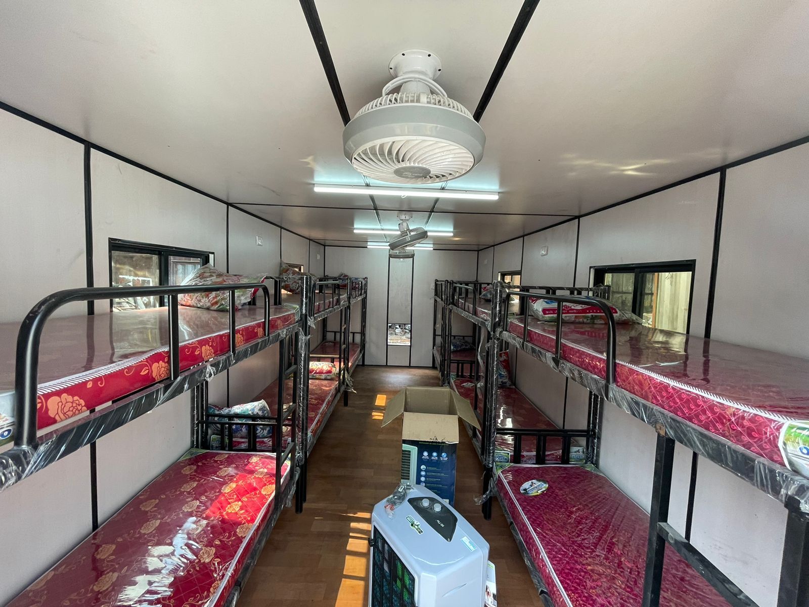 Portable Labour Accommodation Cabin - Color: As Per Requirement