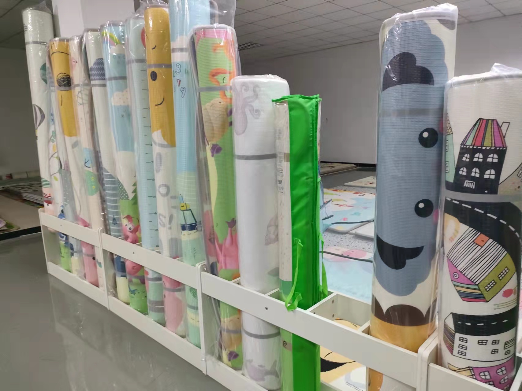 Epe Foam Laminating Machine - 11300x7500x3000 Mm | Semi-automatic, Plc Control, 80000 Watt Power, 75 Mm Screw Diameter