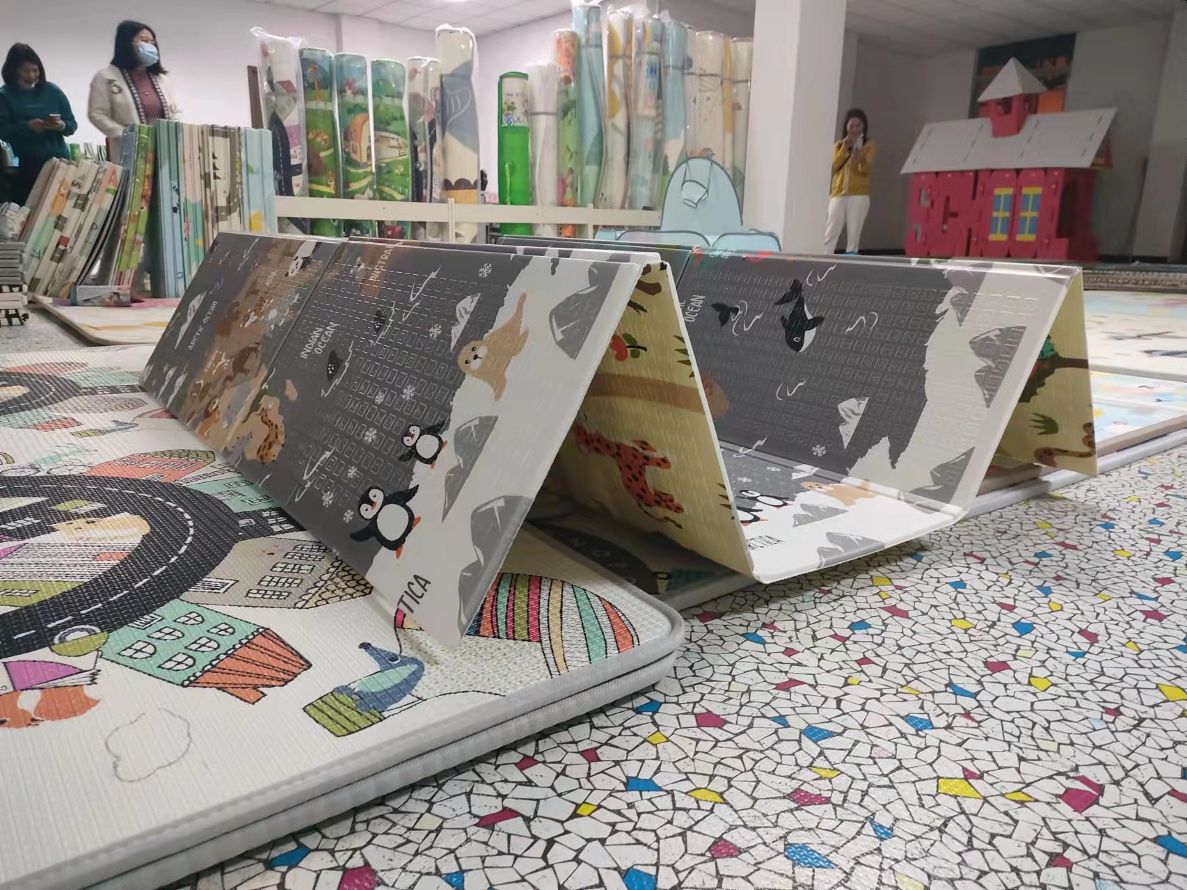 Epe Foam Laminating Machine - 11300x7500x3000 Mm | Semi-automatic, Plc Control, 80000 Watt Power, 75 Mm Screw Diameter