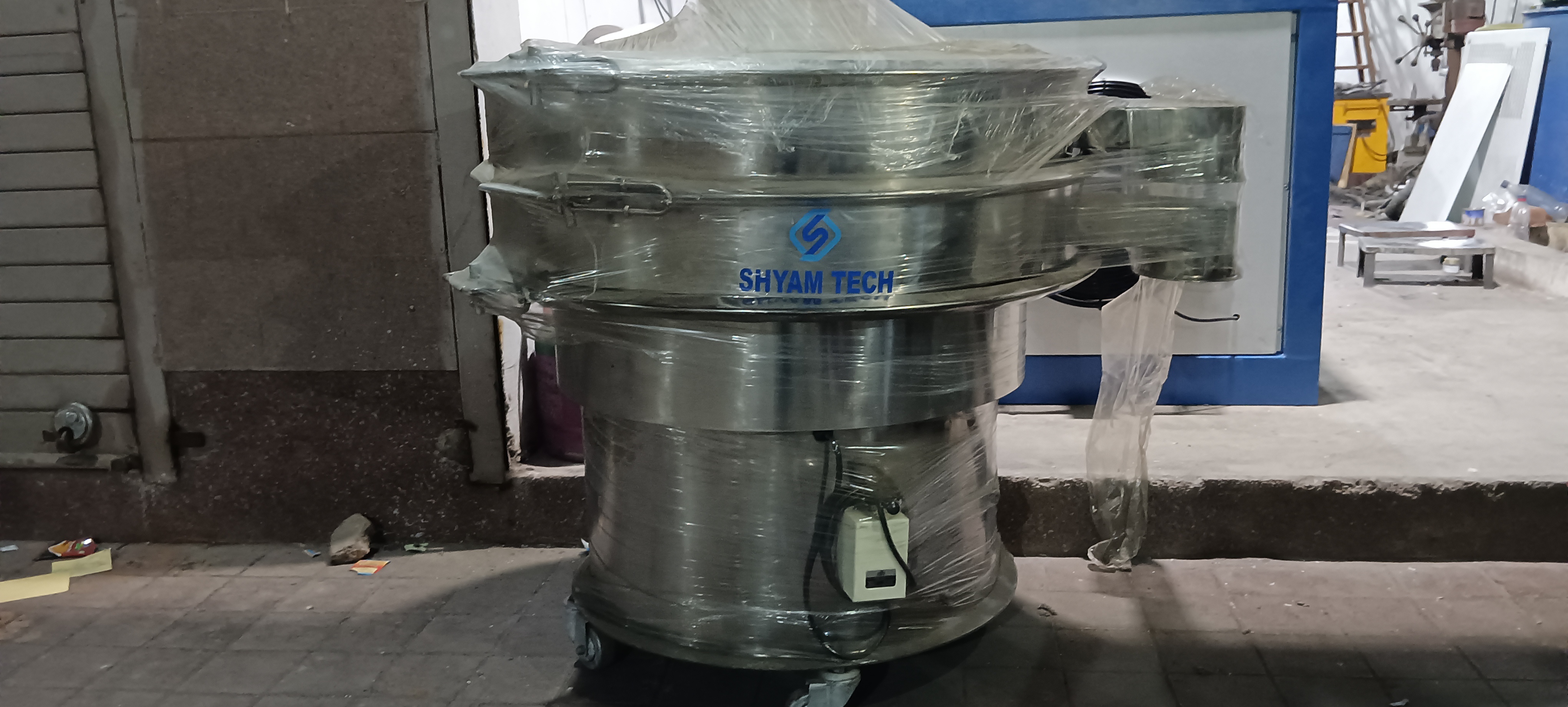 Industrial Vibro Sifter - Stainless Steel, 250 Litre/hr, 3 Ft Diameter | Single Phase, 50 Hz, Manual Operation, 2 Hp Power