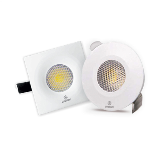 एरिना स्पॉट लाइट