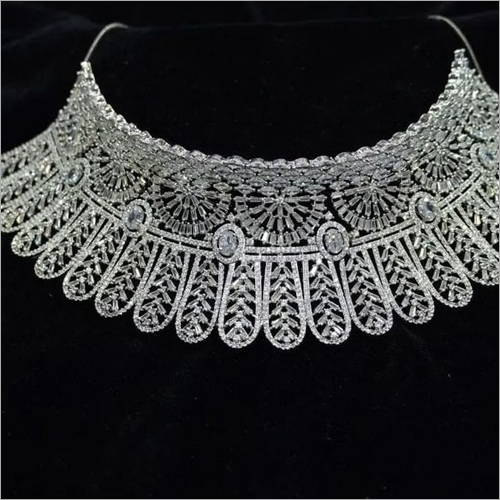 महिलाओं का एडी नेकलेस