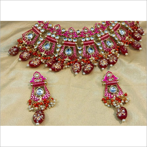 Heavy Necklace Set Gender: Women