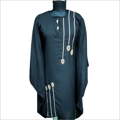 ब्लैक हैंड एम्रोइडर्ड काफ्तान सेट