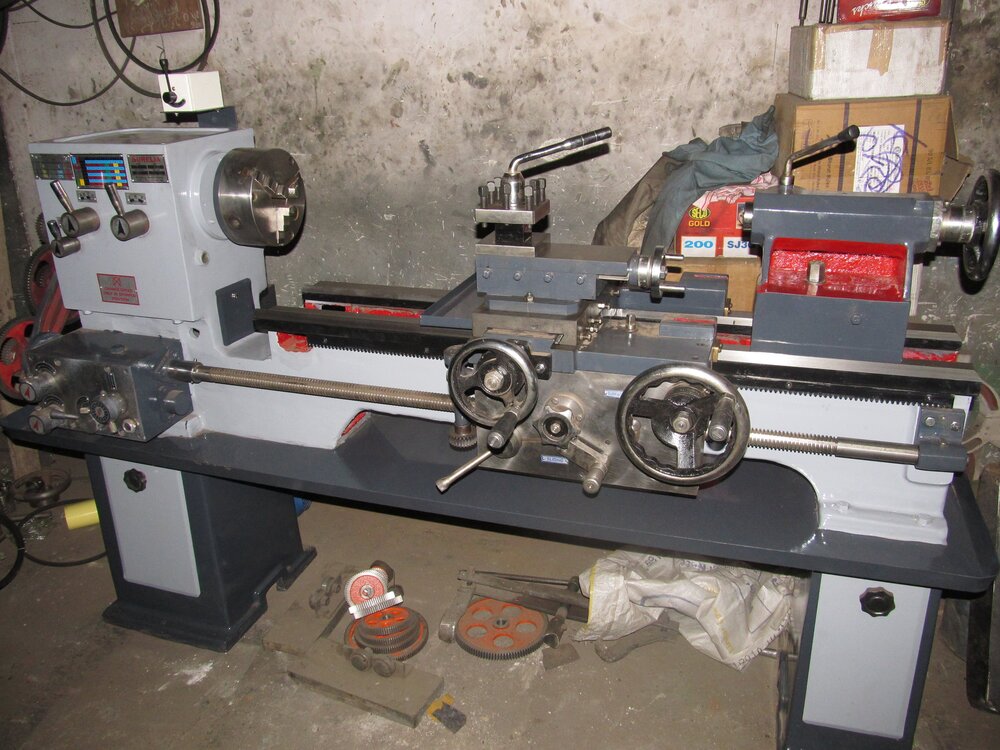 हाई परफॉरमेंस 6 फीट सुरेलिया मीडियम ड्यूटी लेथ मशीन