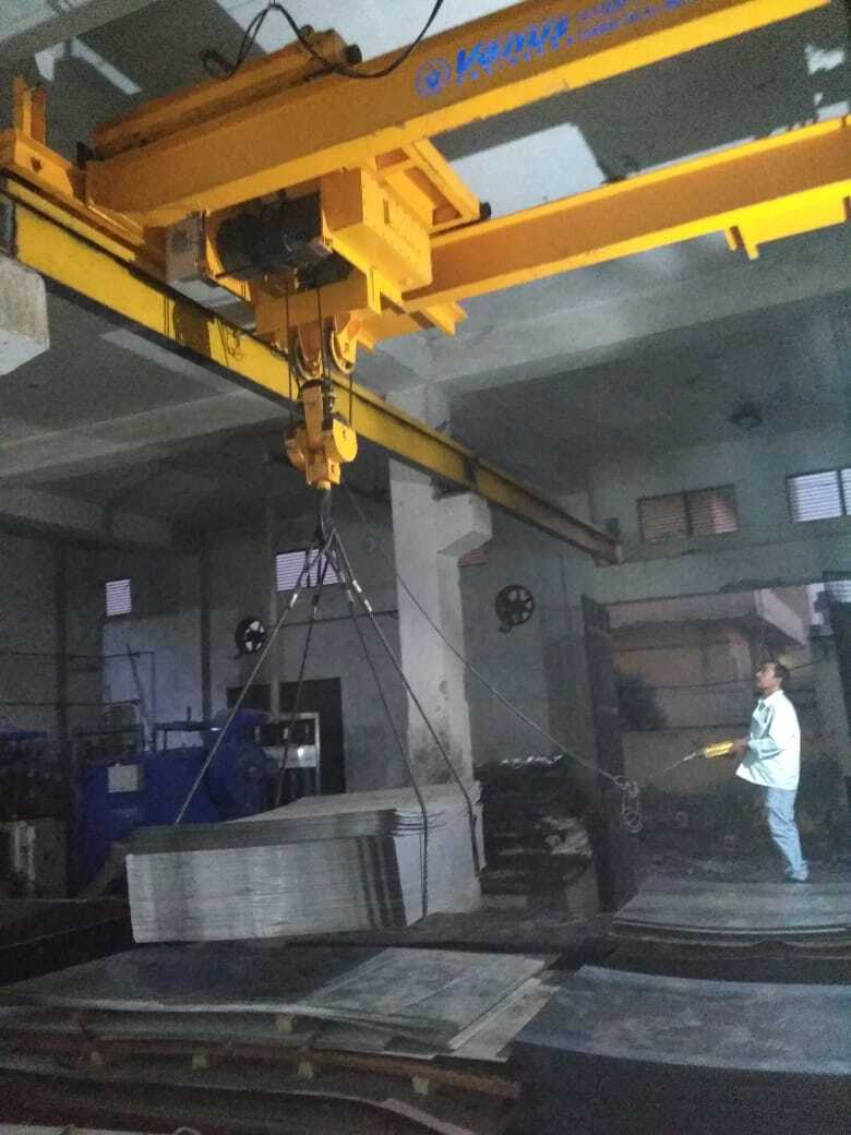 Double Girder I Beam Type Overhead Crane - Color: Golden Yellow Or Handpicked Color