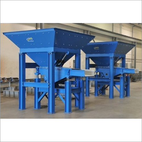 Hopper Feeder Machine - Mild Steel, 2 Ton/hour Feeding Capacity, Blue Color | Automatic Operation, 12 Months Warranty, 5 HP Power