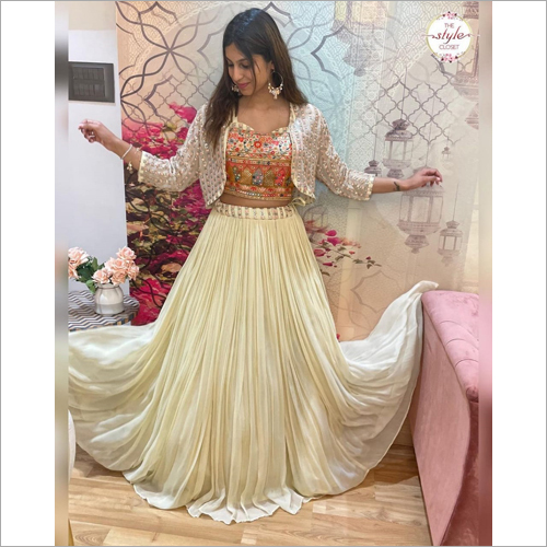 इंडियन क्रीम क्रॉप टॉप एम्ब्रॉएडर्ड पार्टी वियर लहंगा चोली Lc-80