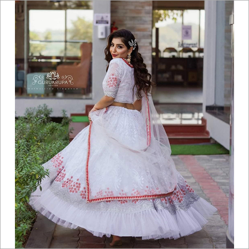 इंडियन व्हाइट नेट फ़ैब्रिक पार्टी वियर लहंगा चोली Lc 51