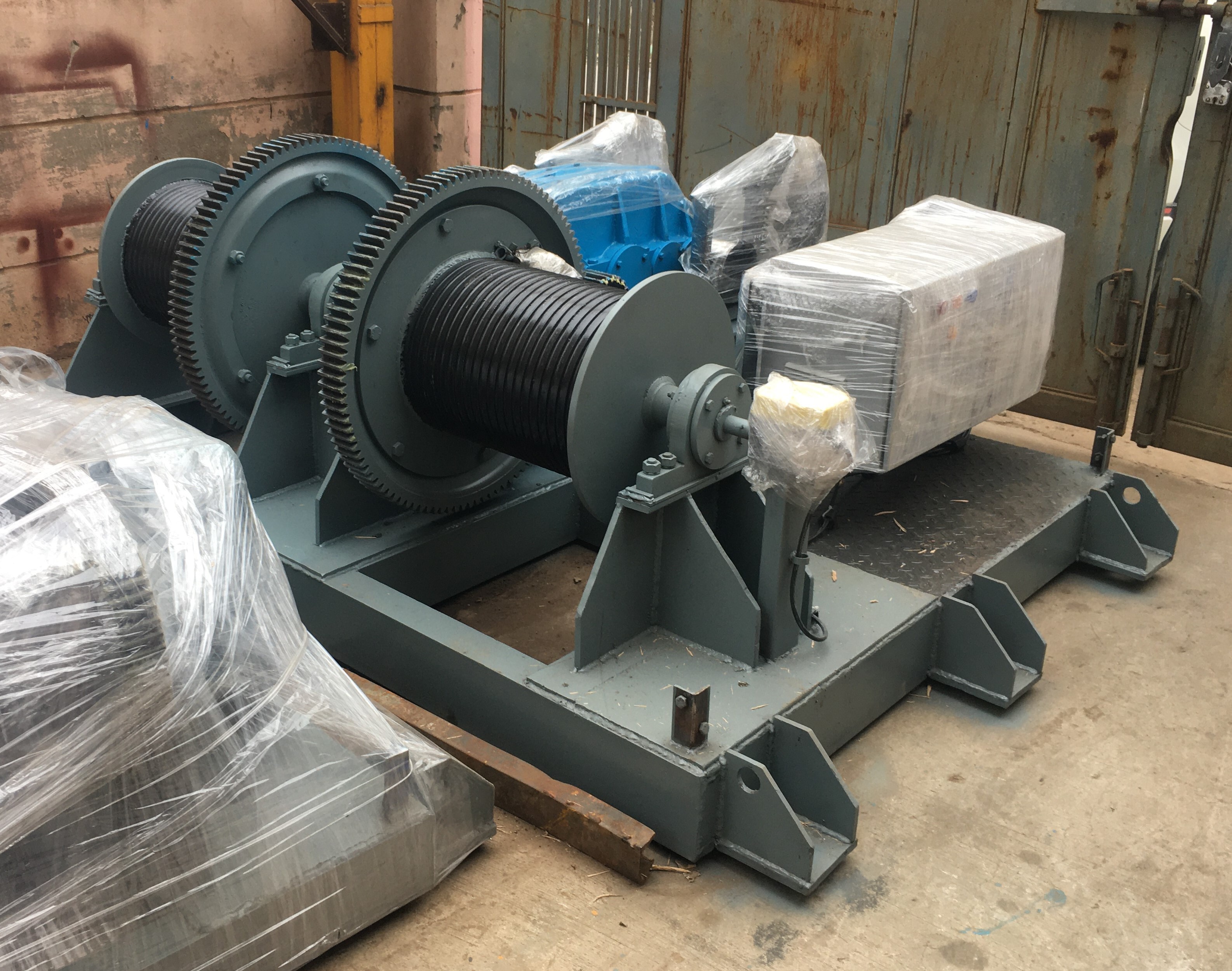 Double Drum Winch - Heavy-duty Steel Build | Dual Operational Capacity, High Torque Efficiency, Versatile Applications