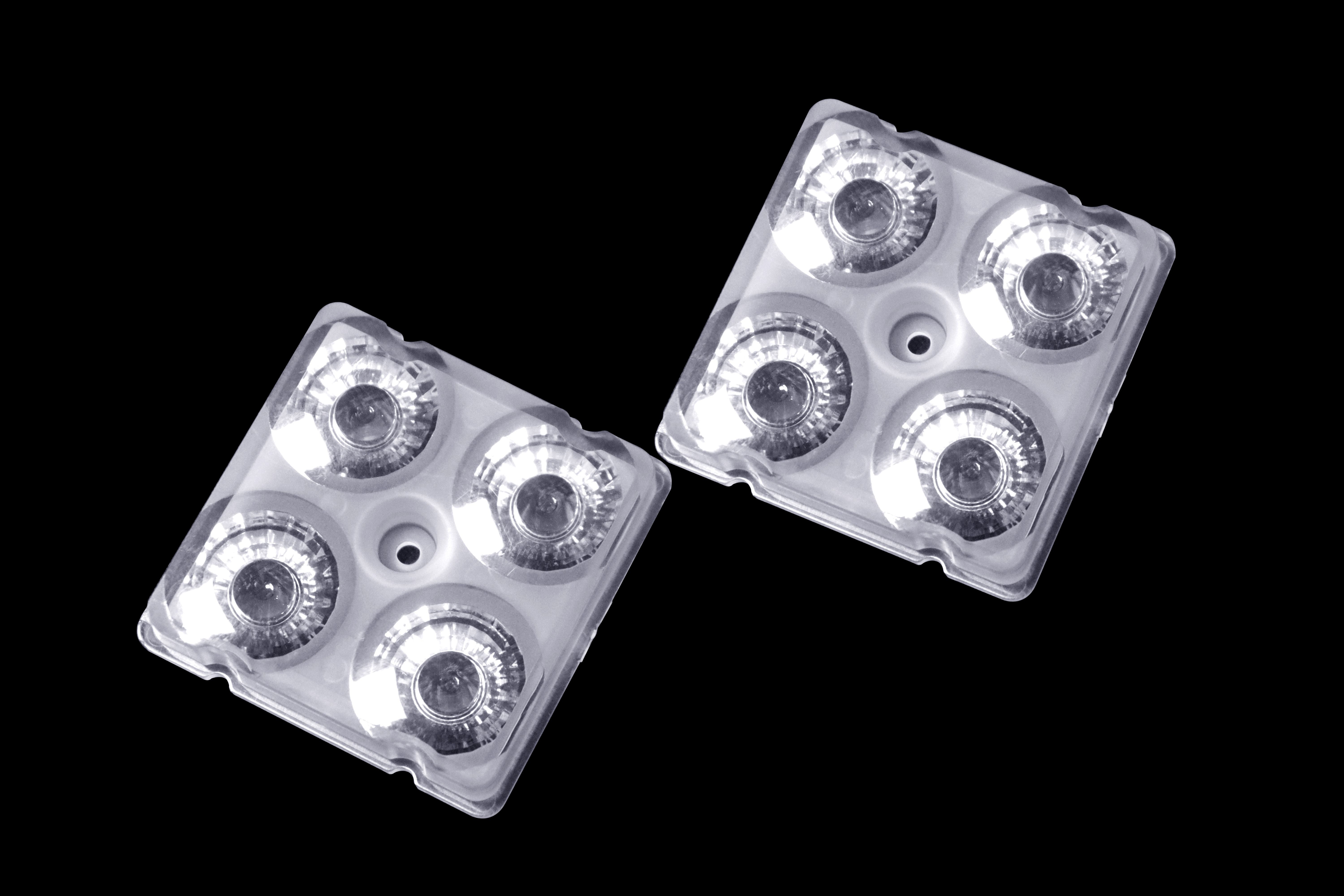 Narrow Beam 25 Degree - 49.7x49.7x11.7 Mm Bayer Polycarbonate Lens Clear Color 89-90% Transmittance High Luminous Efficacy For Stadium & Surgical Lights