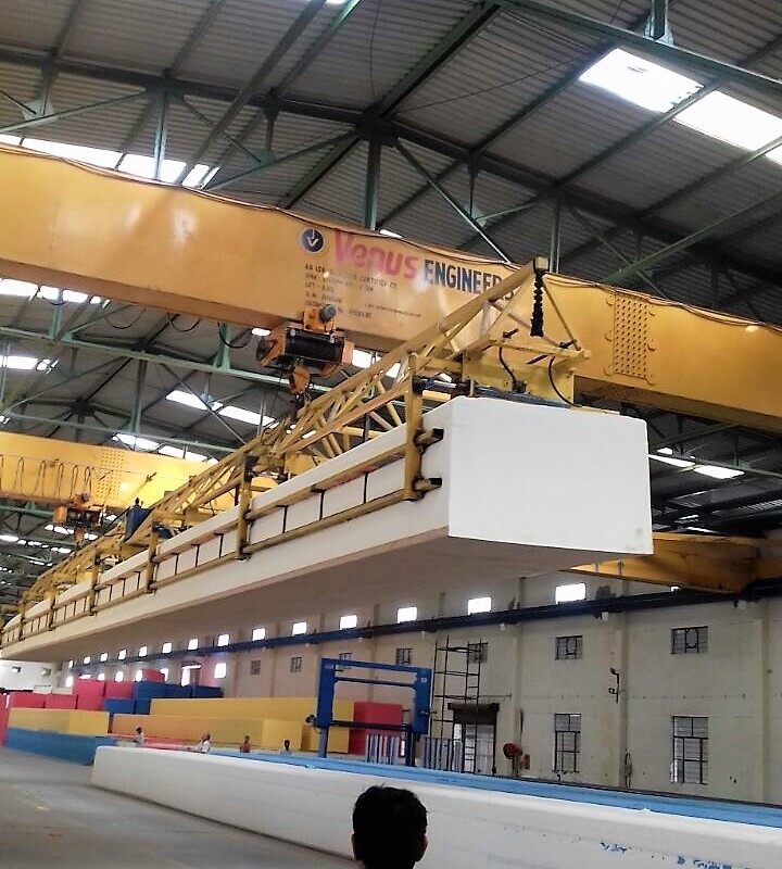 Single Girder Eot Crane - Mild Steel, Load Capacity 1-100 Ton, Span 5-35 M, Yellow Color | Electric Hoist, Remote Control Operation, Low Maintenance, High Performance, Emergency Stop Feature