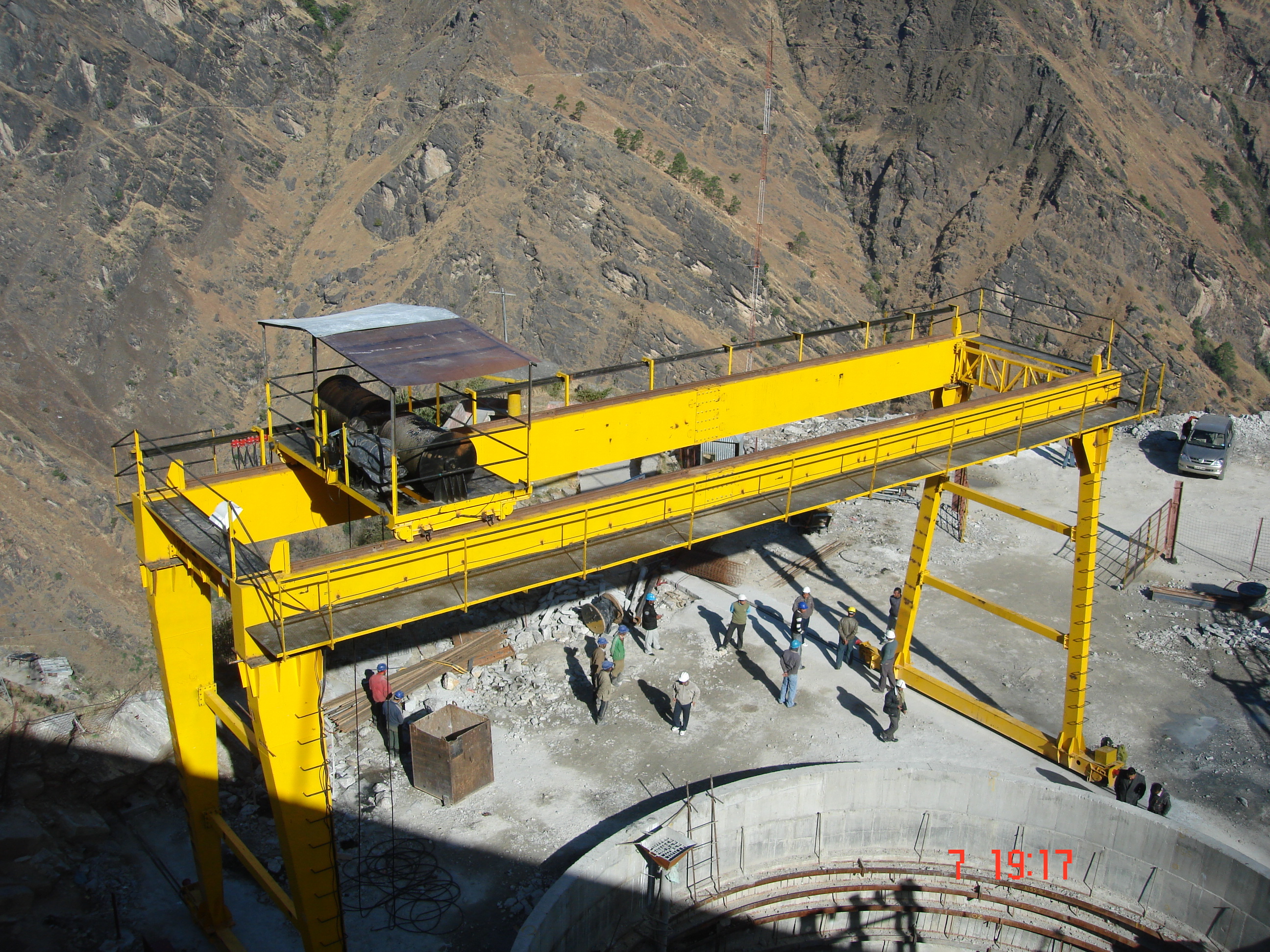 Goliath Gantry Crane - Color: Golden Yellow Or Handpicked Color
