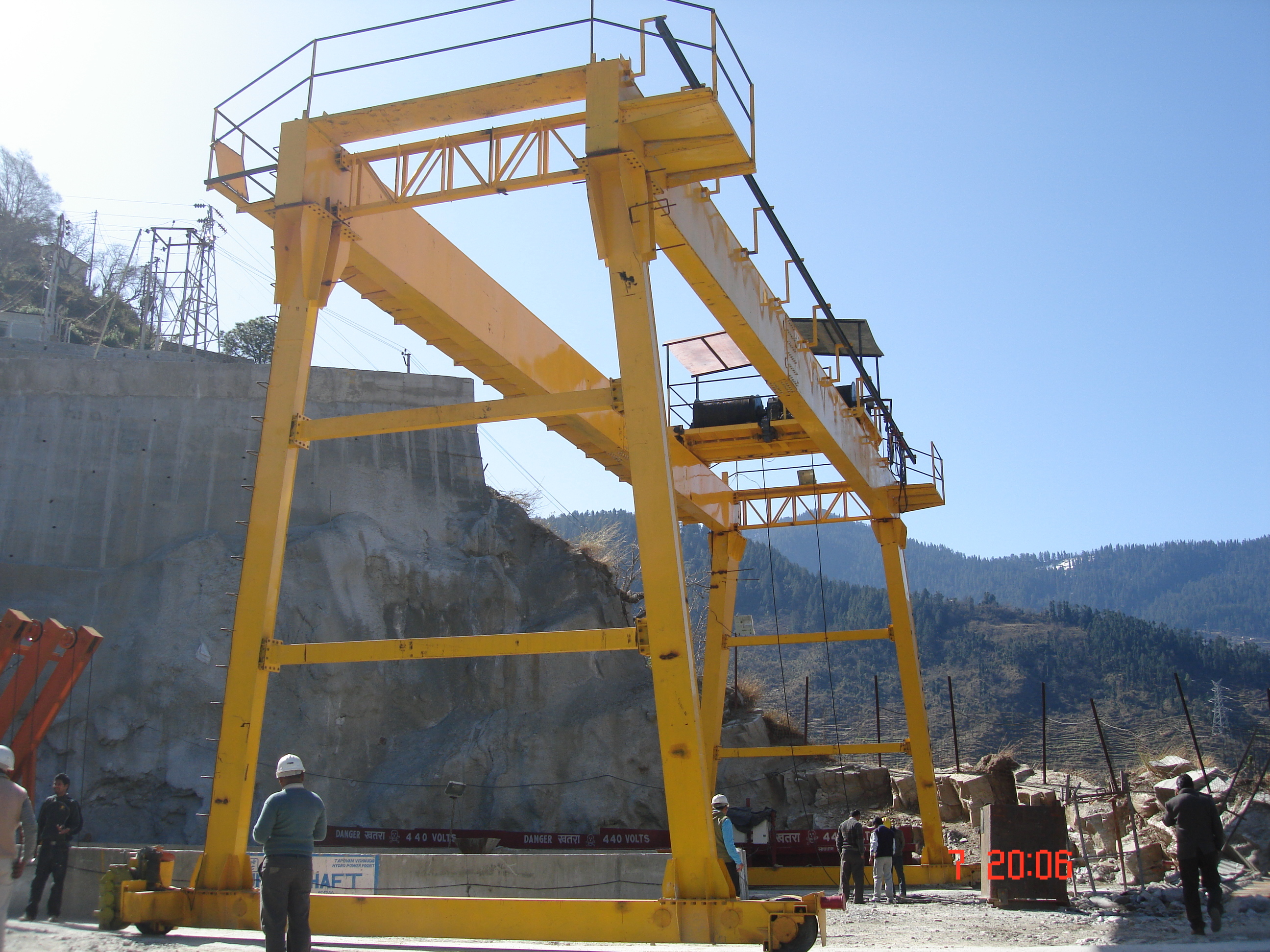 Goliath Gantry Crane - Color: Golden Yellow Or Handpicked Color