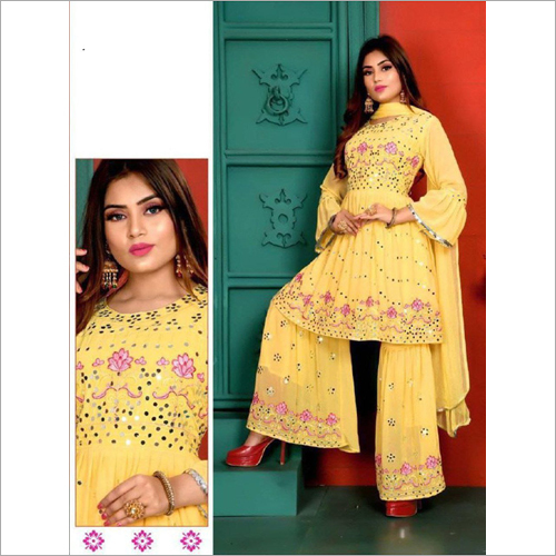 इंडियन लेडीज़ पार्टी वियर सूट