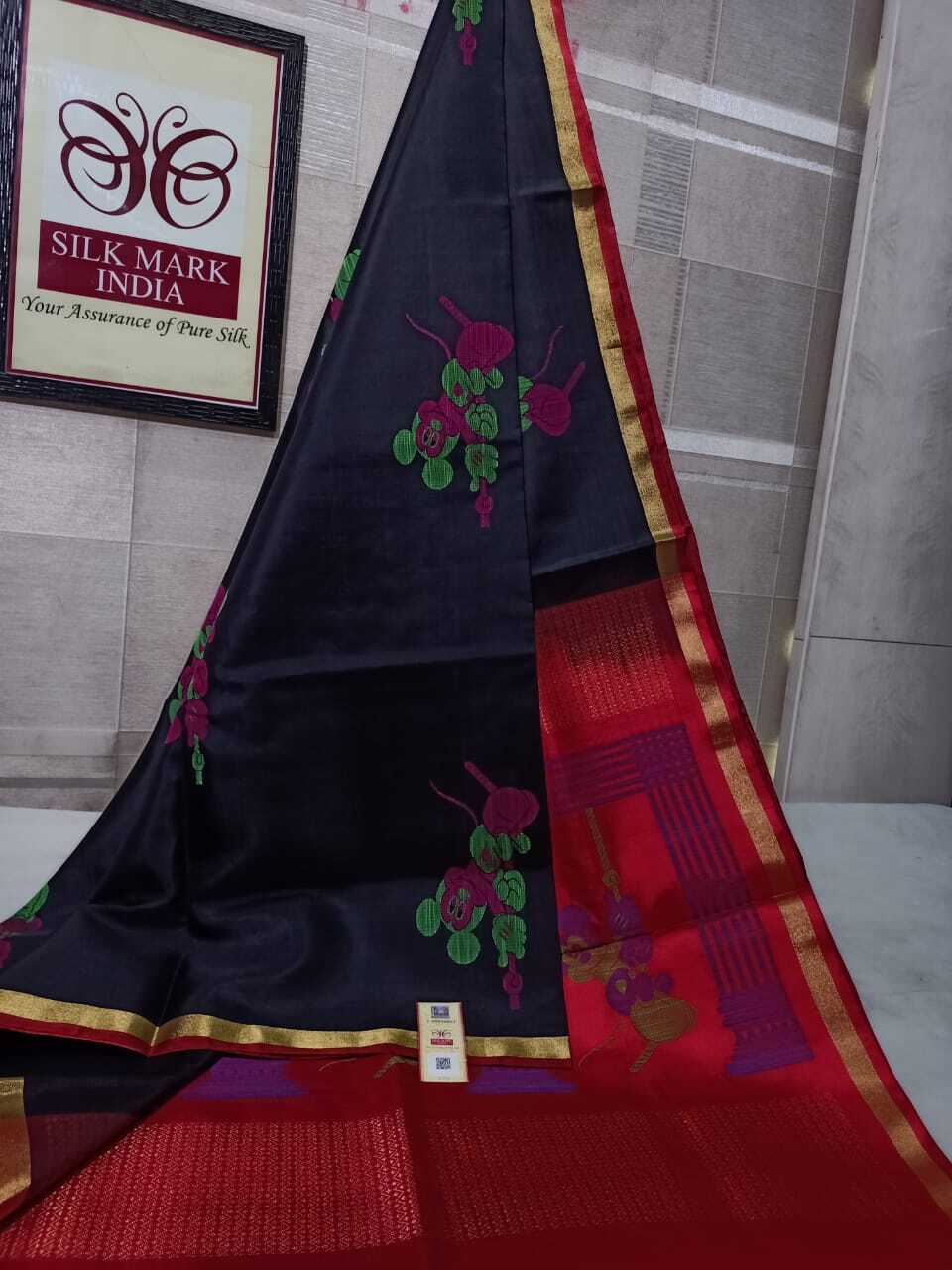 Black Handvowen Kanjivaram Soft Silk Saree