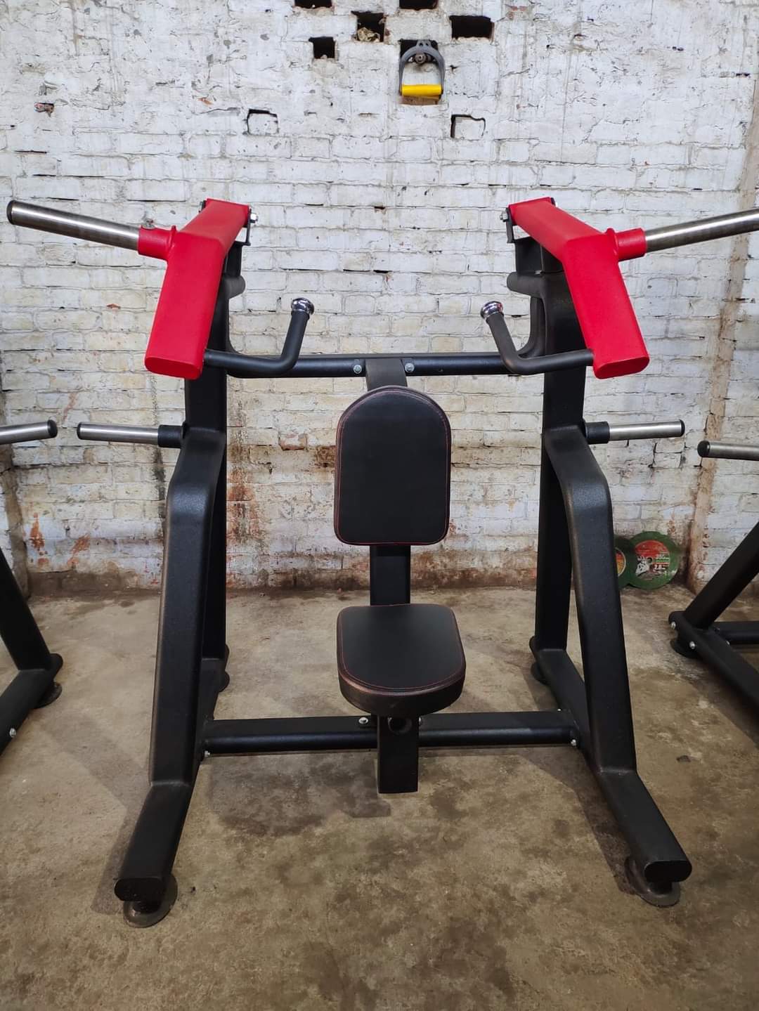 Plate Loaded Shoulder Press Machine Application: Tone Up Muscle