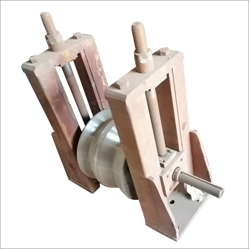 Stainless Steel Magnetic Stand With Roll And Shaft