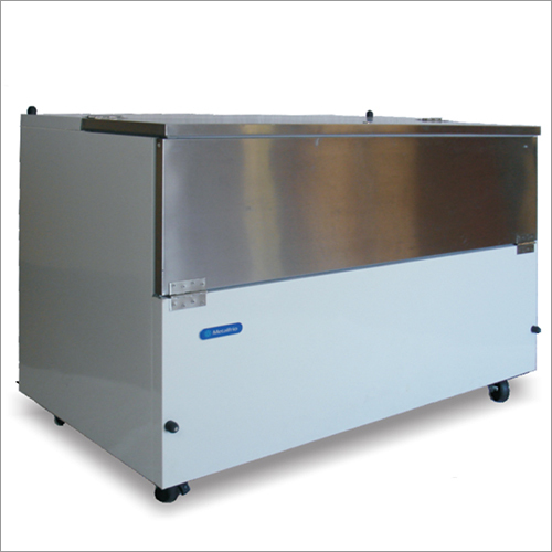 Milk Chiller - Metal Silver Finish | Industrial Usage, 220-440 Volt Operating Range