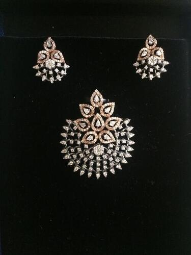 Real Stylish Diamond Designer Pendant Set Diamond Carat Weight: 3.50 Carat