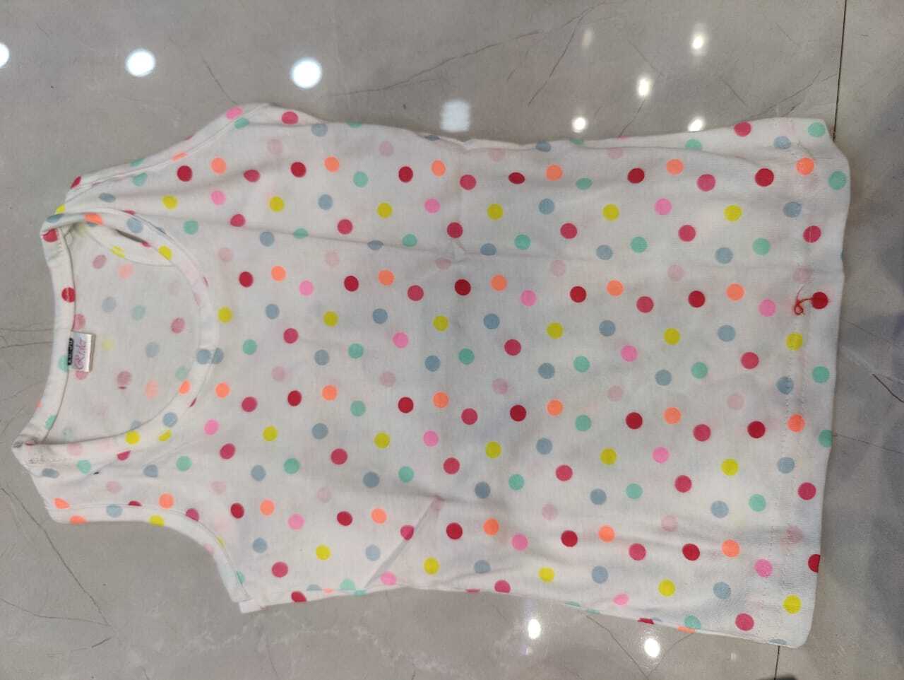 Kids Top - Cotton, Customized Size 1-2 Yrs To 3-4 Yrs, Red Color , Breathable And Washable, Sleeveless Modern Style