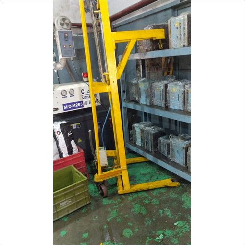 Easy To Operate Manual Hook Hydraulic Stacker