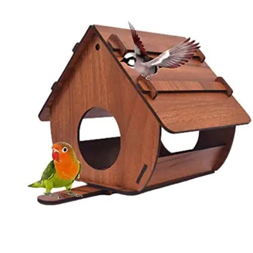 बेज वुडन बर्ड हाउस