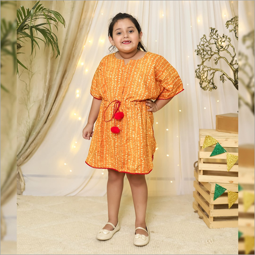 लड़कियों का पीला बंधेज काफ्तान सेट आयु वर्ग: 1-12 वर्ष