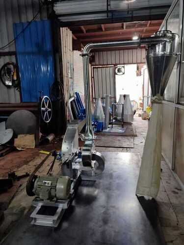 Powder Grinder - MS, 3 HP, Single Phase | New, Semi-Automatic, Industrial Usage