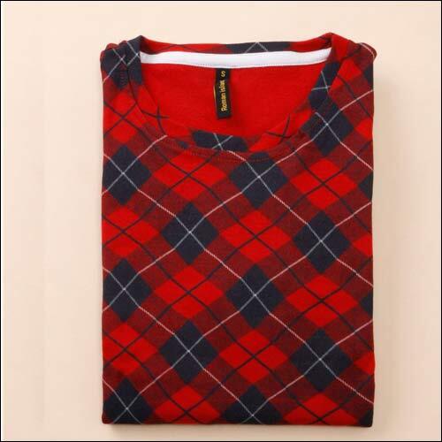 Cotton T-Shirt - O-Neck, Available in M, L, XL, XXL Sizes - Vibrant Red, Plain Pattern, Perfect for Casual Wear