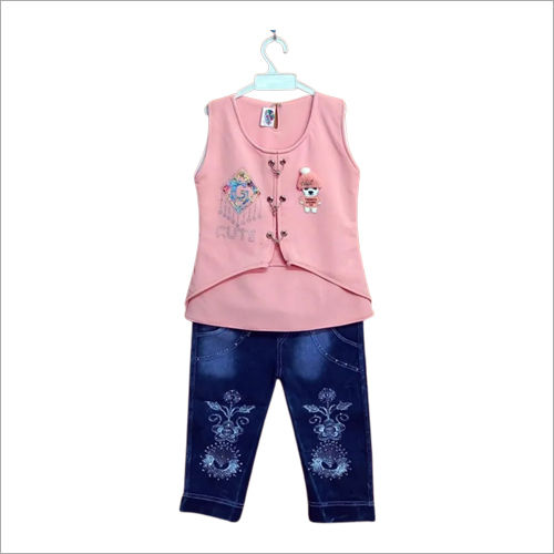 Girls Fancy Top And Capri Set Age Group: 3-4 Years