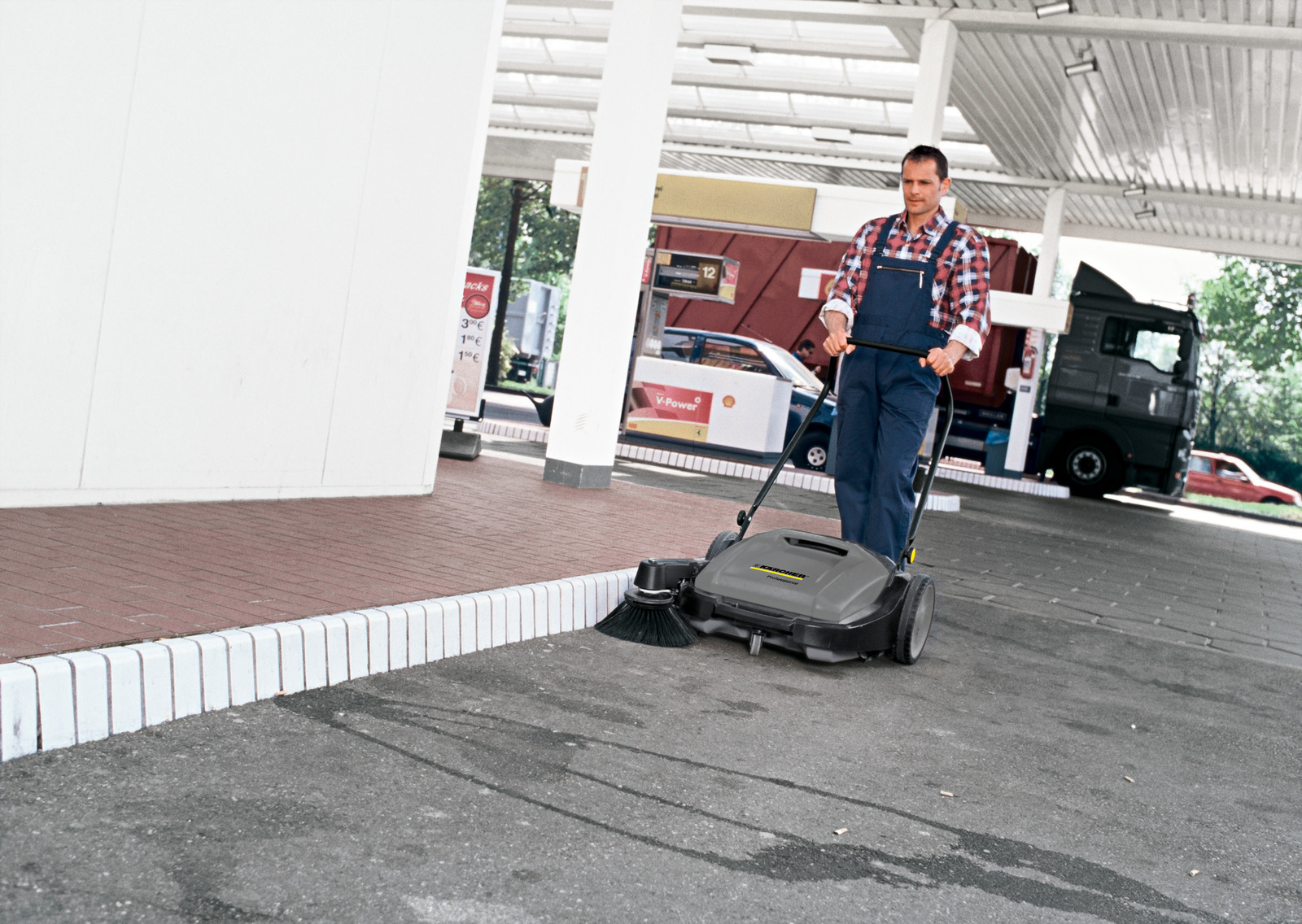 Karcher Km 70/15 C Sweeper