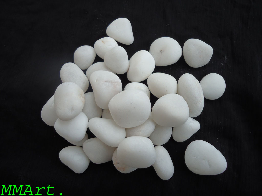 Snow White Quartz Round Machine Polished White Pebbles Stone Interior Decoration