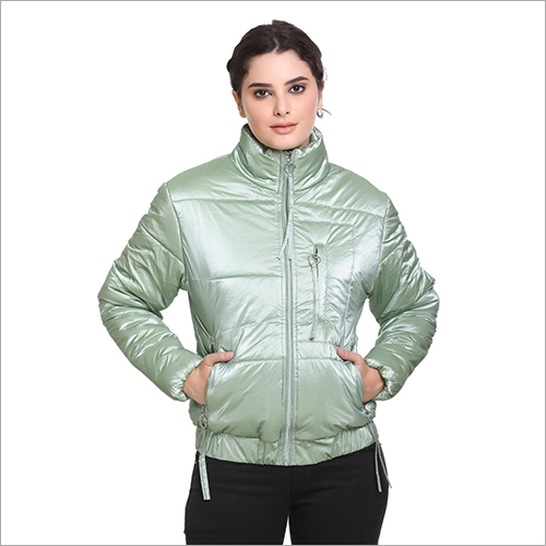 लाइट ग्रीन लेडीज़ क्रॉप्ड पफ़र जैकेट