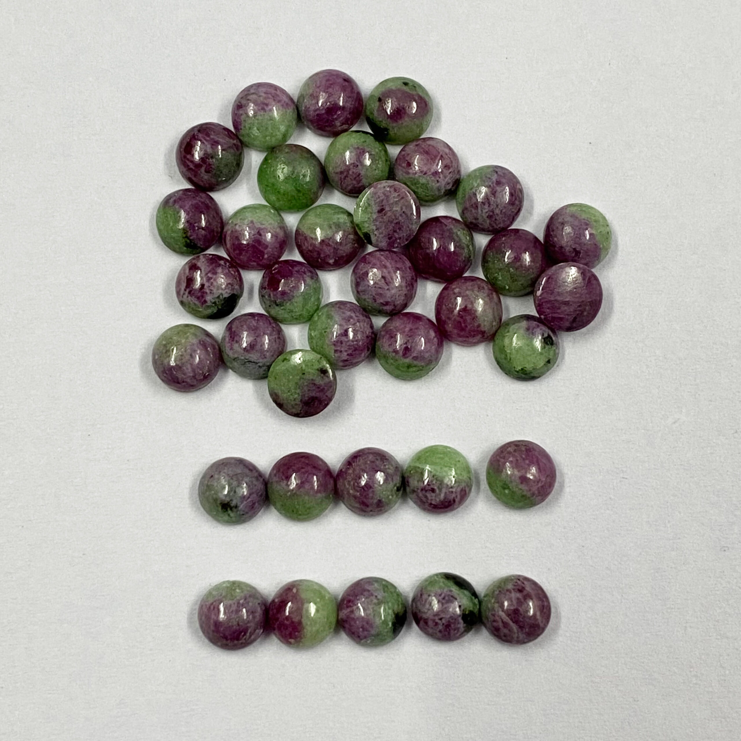 Ruby Zoisite Round Cabochon Loose Gemstones - Size Range 4-10mm, Aaa Quality Natural Stones With Green And Red Color