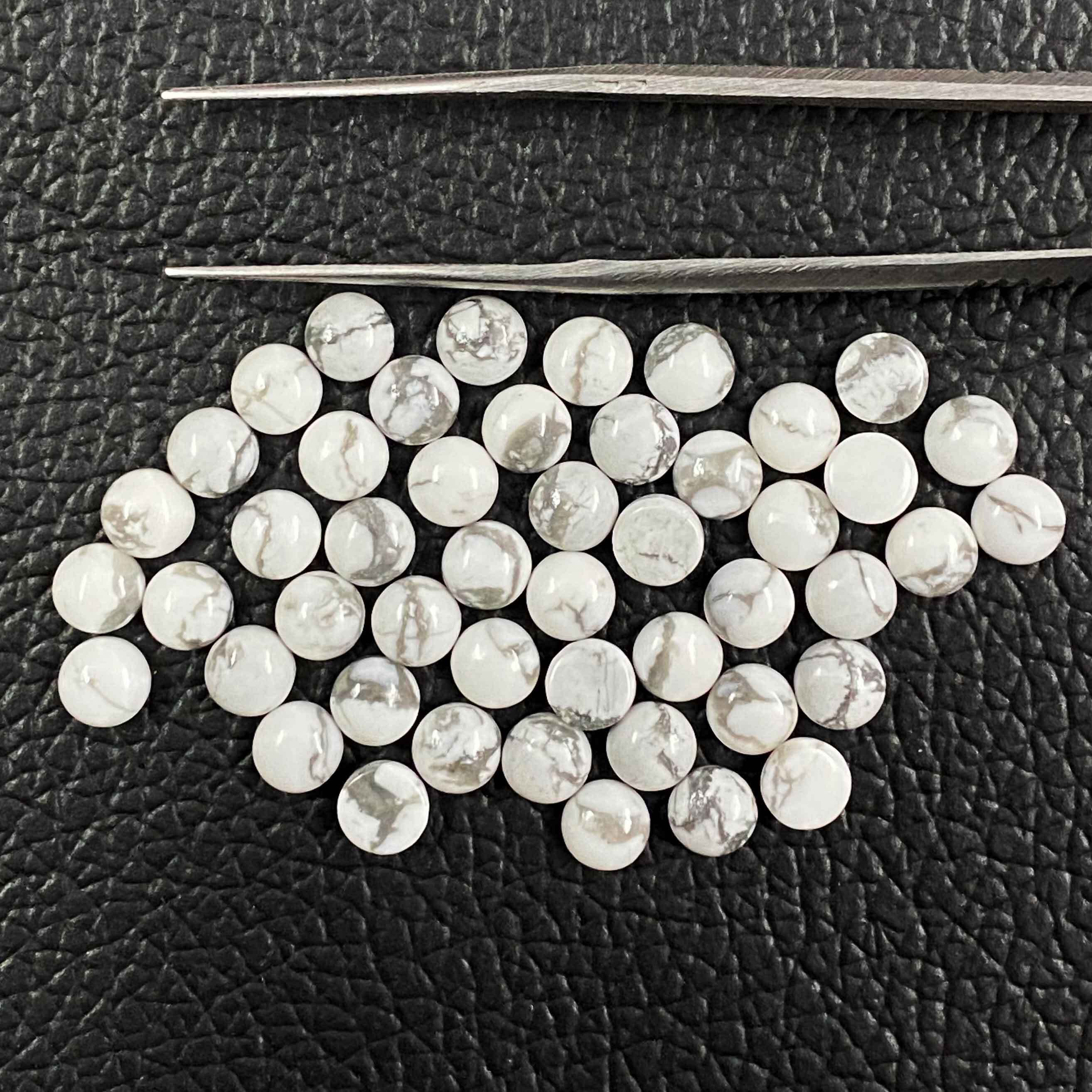 Howlite Round Cabochon Loose Gemstones Grade: Aaa