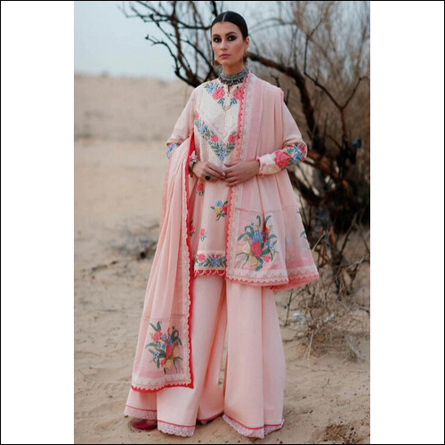 पिच पाकिस्तानी ज़ाहा लॉन