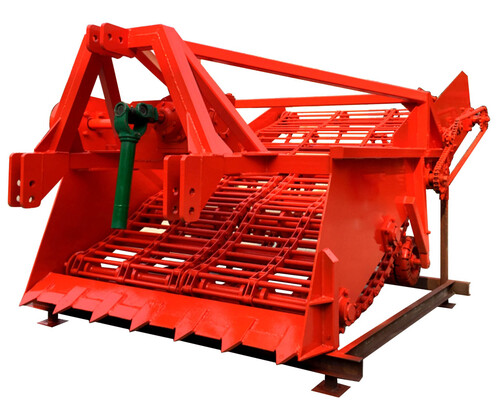 लाल कसावा हार्वेस्टर