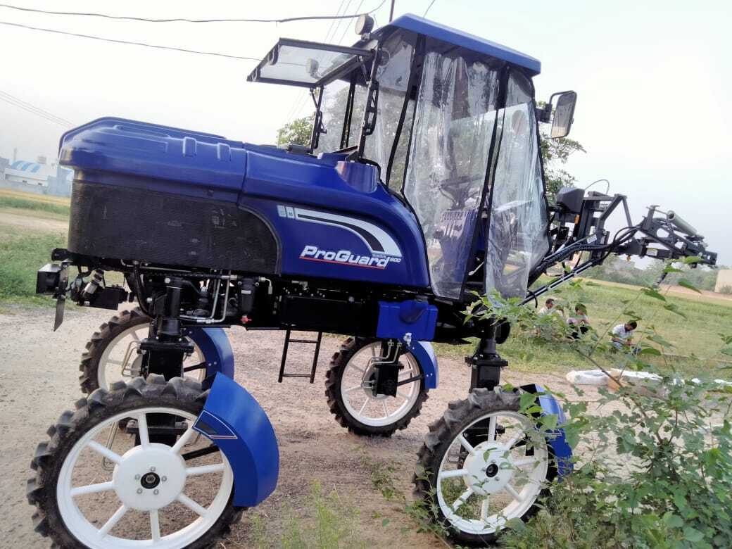Self Propelled Boom Sprayer