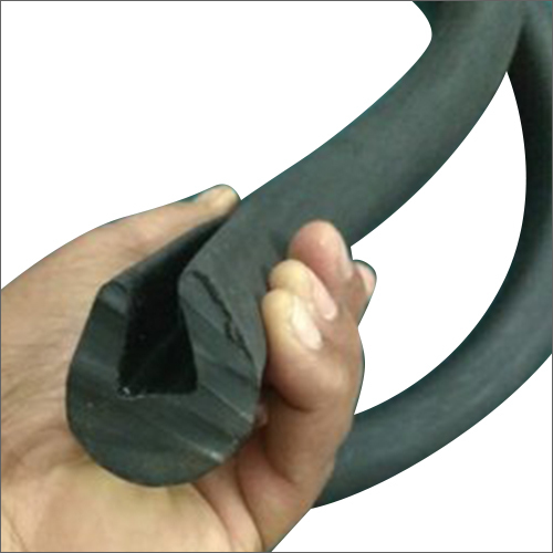 ब्लैक क्रशर रबर प्रोफाइल