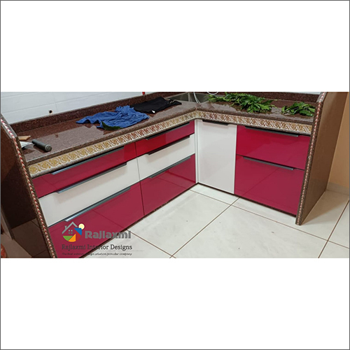 साफ करने में आसान एल शेप ऐक्रेलिक मॉड्यूलर किचन