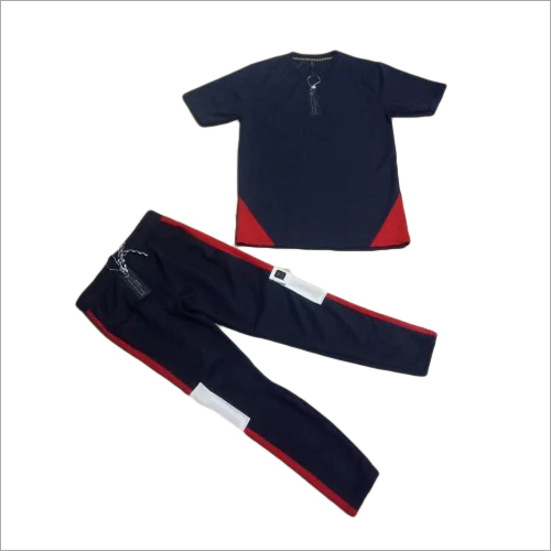 ब्लैक एंड रेड मेन्स कार्गो पैंट