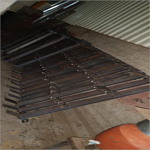 सी चैनल स्टैंड