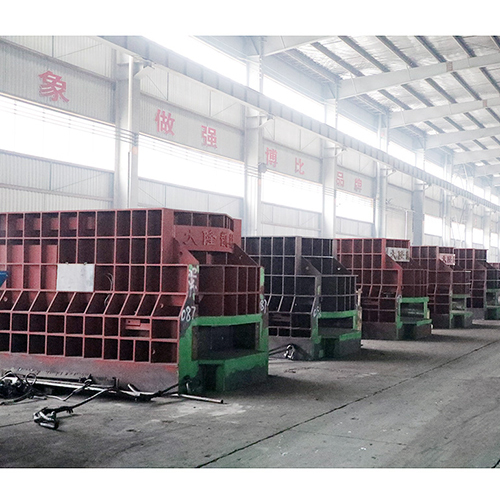 Horizontal Container Shear - Color: Brown