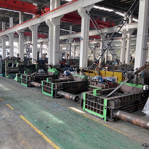 Small Scrap Baler Machine - Color: Black & Green