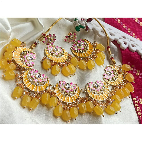 मारुति येलो ज्वेलरी सेट सजावट सामग्री: पत्थर