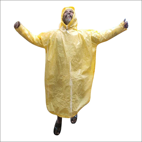 पीला प्लास्टिक रेन कोट