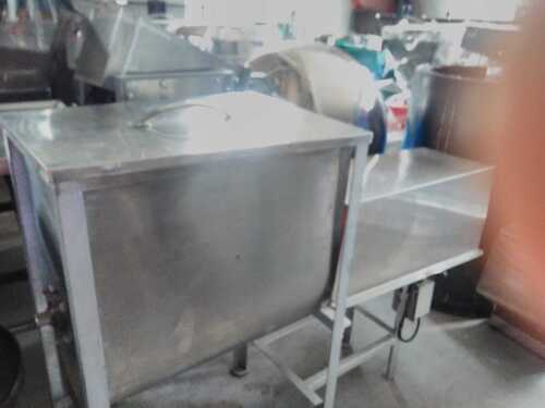 MASALA BLENDER - Stainless Steel, 2x1x1.5 m Dimensions, 3-5 HP Power, 500 Liters Capacity | Ideal for Jackfruit Pulp Processing