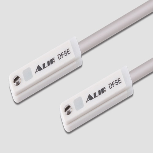 Reed Switch - Plastic, 20mm X 10mm X 8mm | Ip67 Rated, -20â°c To +80â°c Operating Temperature, Dc 5-24v